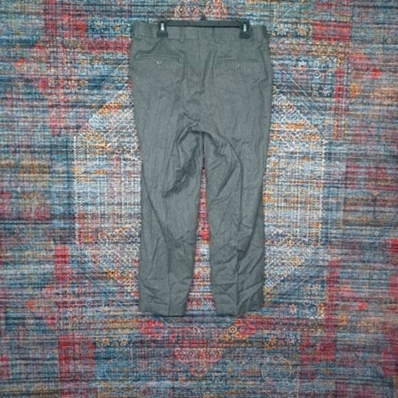 Hugo Boss mens gray 100% Wool cuffed pleated dress pants 34x29 EUC - Picture 2 of 6